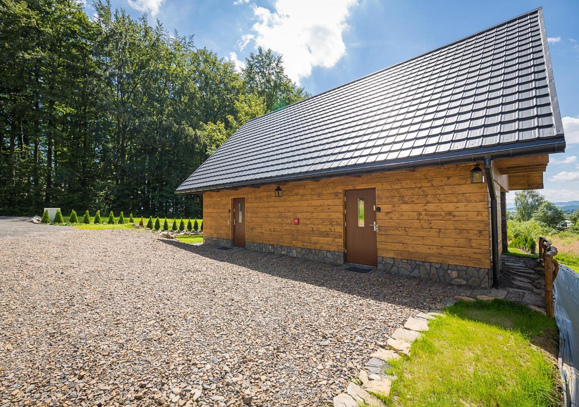 Ferienhaus Bieszczadzka Hawira - W Centrum Przy Jeziorze Z Widokiem Dla Rodzin *