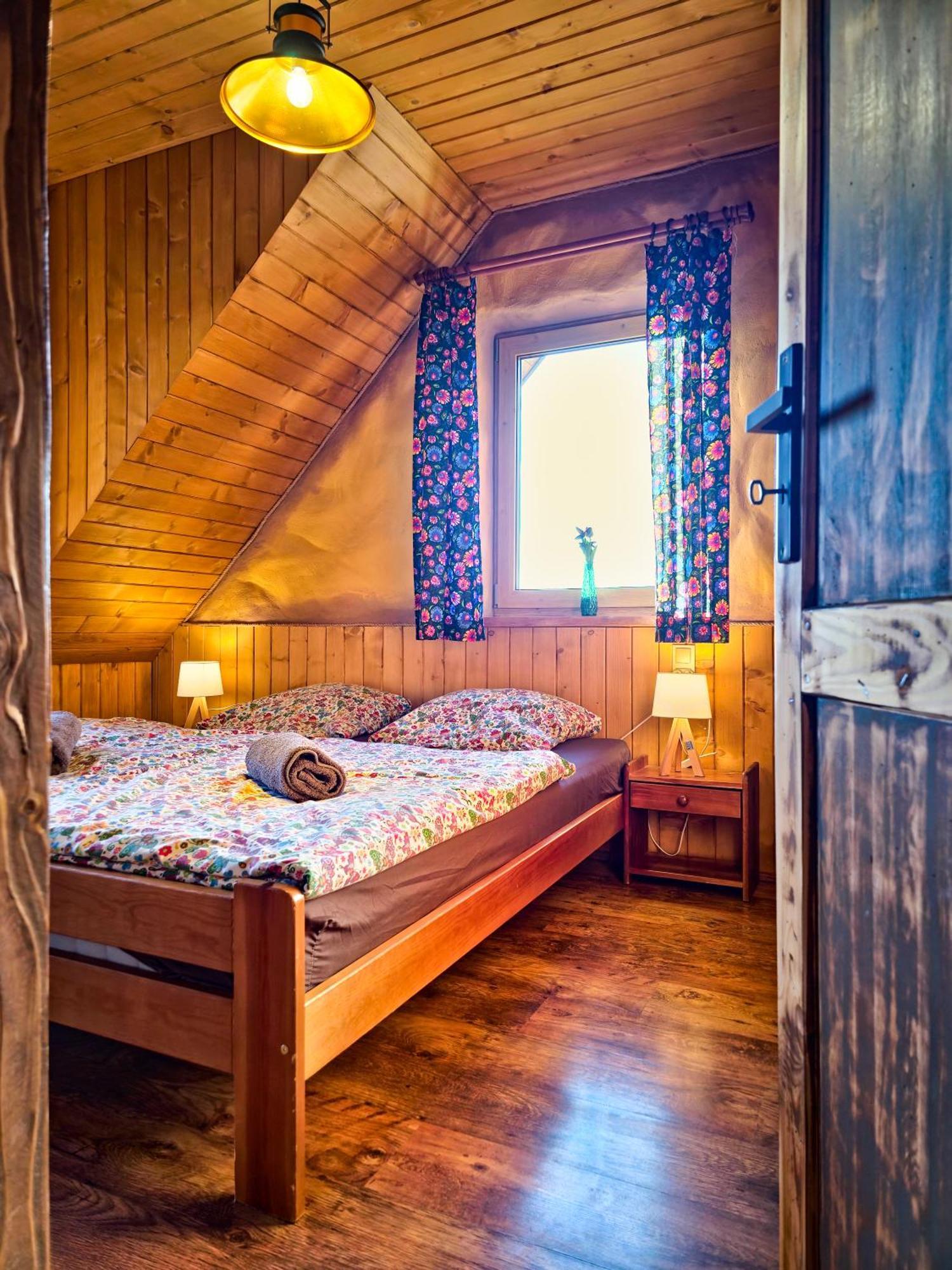 Ferienhaus Bieszczadzka Hawira - W Centrum Przy Jeziorze Z Widokiem Dla Rodzin *
